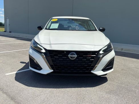 Used 2024 Nissan Altima 2.5 SR FWD image 9