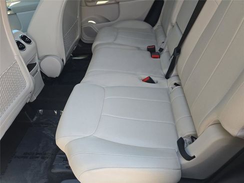 Used 2022 Mercedes-Benz GLB 250 image 10