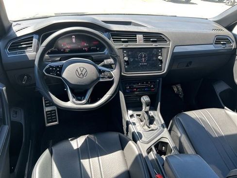 Used 2024 Volkswagen Tiguan SE R-Line image 13
