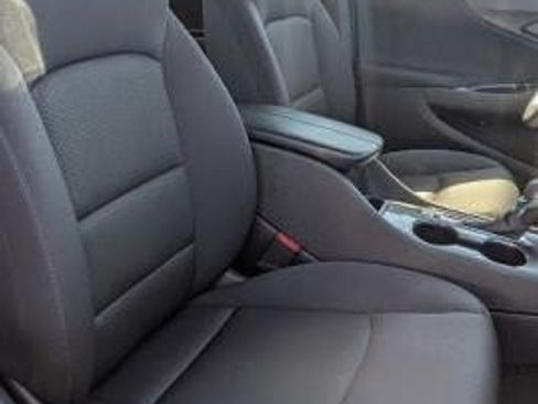 Used 2024 Chevrolet Malibu LT FWD image 17