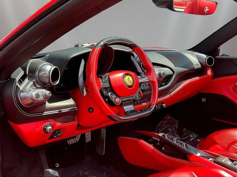 Used 2022 Ferrari F8 Tributo RWD image 15