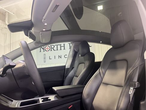 Used 2022 Tesla Model Y Performance AWD/4WD image 12