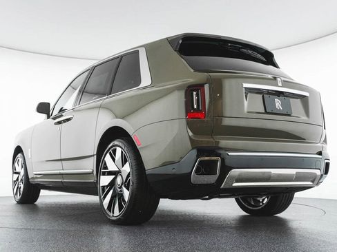 New 2025 Rolls-Royce Cullinan image 22