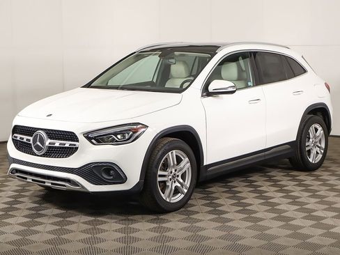 Used 2022 Mercedes-Benz GLA 250 4MATIC w/ Premium Package image 7
