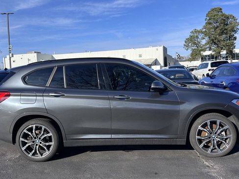 Used 2022 BMW X1 sDrive28i w/ M Sport Package image 3