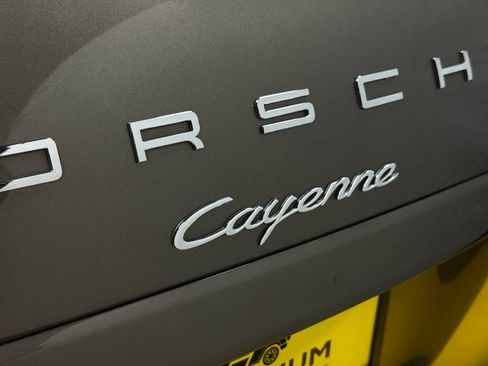 Used 2014 Porsche Cayenne AWD/4WD image 10