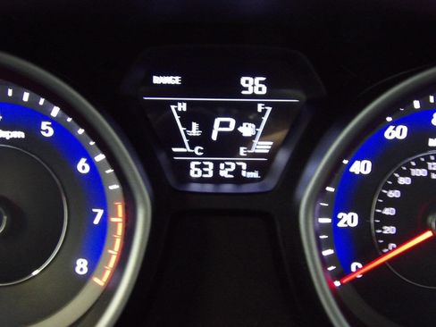 Used 2016 Hyundai Elantra SE w/ Option Group 02 FWD image 14