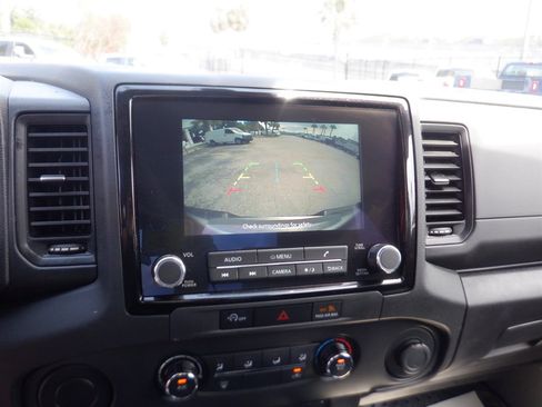 Used 2024 Nissan Frontier S RWD image 14