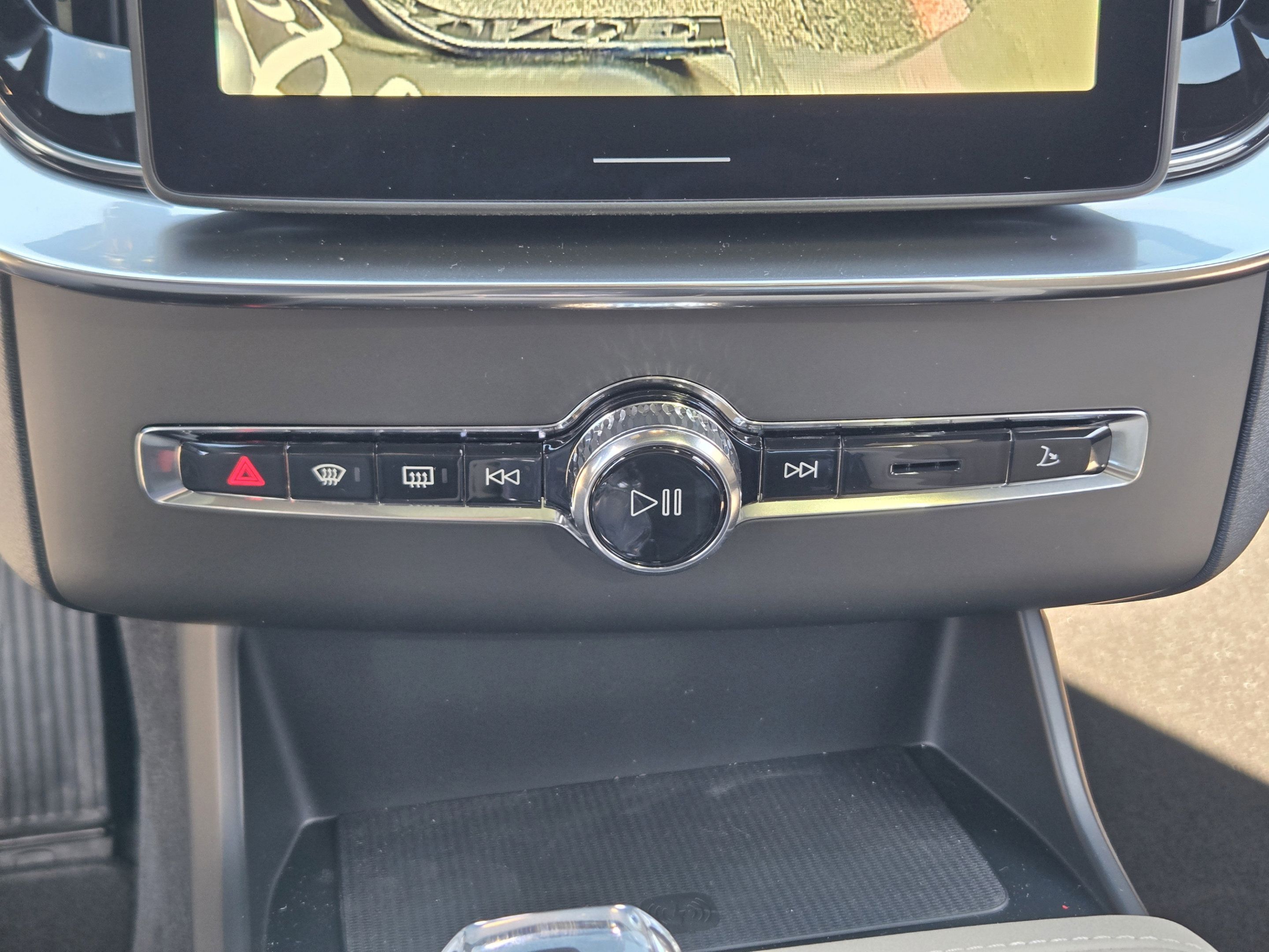 Used 2026 Volvo XC90 B6 Plus w/ Protection Package Premier AWD/4WD image 16