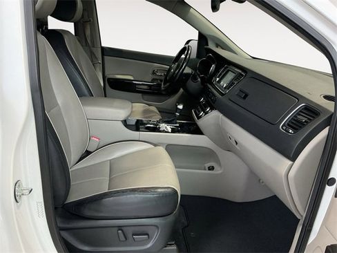 Used 2020 Kia Sedona EX w/ EX Premium Package image 13