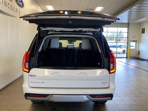New 2025 Ford Expedition Max Platinum w/ Platinum Ultimate Package image 9
