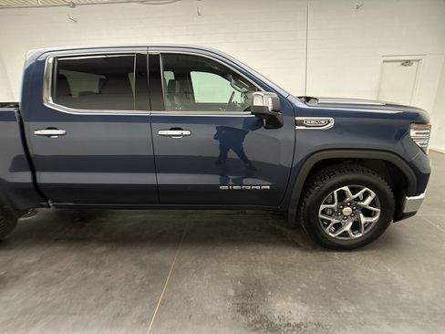 Used 2022 GMC Sierra 1500 SLT w/ SLT Convenience Package AWD/4WD image 10