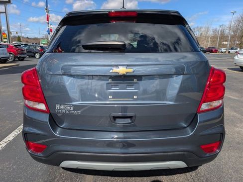 Used 2022 Chevrolet Trax LT w/ LT Convenience Package image 4