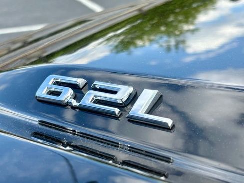 Used 2021 Chevrolet Silverado 1500 High Country w/ Technology Package image 16