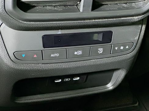 Used 2025 Honda Pilot EX-L image 26