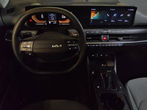 Used 2025 Kia K4 FWD image 22