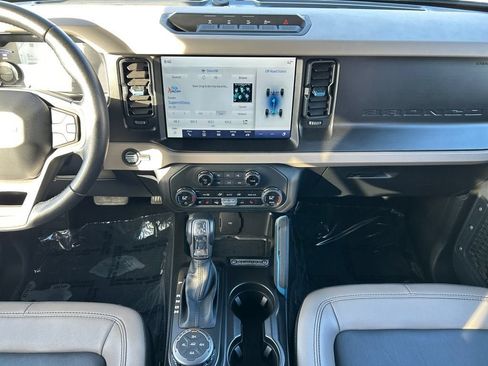 Used 2023 Ford Bronco Wildtrak AWD/4WD image 12