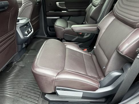 Used 2025 Ford Expedition Platinum w/ Platinum Ultimate Package AWD/4WD image 20