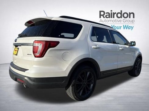 Used 2018 Ford Explorer XLT w/ XLT Appearance Package AWD/4WD image 7