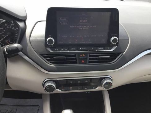 Used 2021 Nissan Altima 2.5 SV image 16