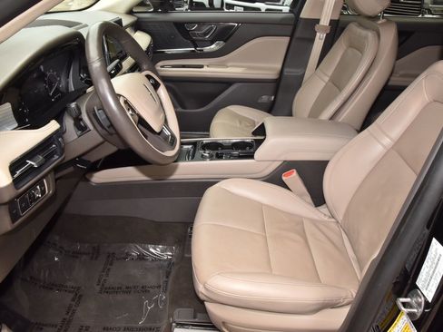 Used 2022 Lincoln Corsair FWD w/ Premium Package image 13