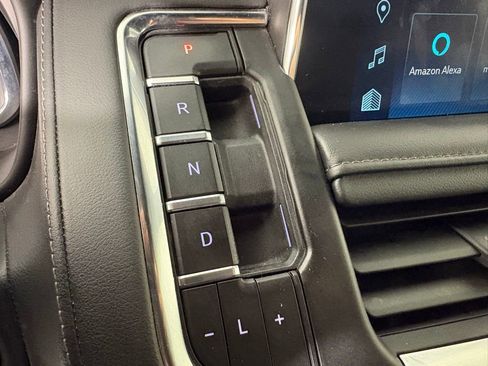 Used 2024 Chevrolet Suburban LT image 35