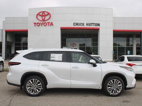 New 2026 Toyota Highlander Platinum AWD/4WD image 25