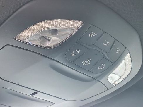 Used 2026 Chrysler Voyager LX FWD image 17