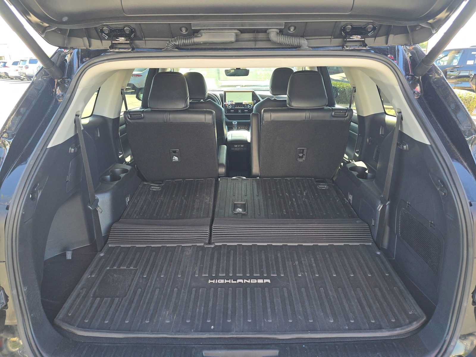 Certified 2025 Toyota Highlander XLE AWD/4WD image 16
