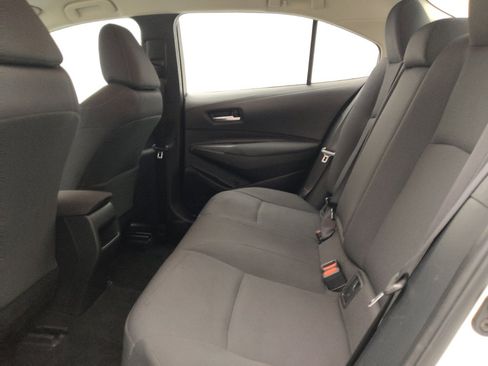 Used 2021 Toyota Corolla LE FWD image 18