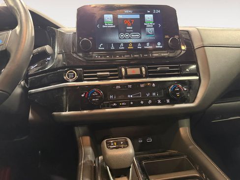 Used 2023 Nissan Pathfinder SL w/ SL Premium Package image 13