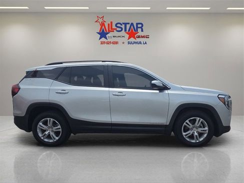 Used 2022 GMC Terrain SLE w/ Driver Convenience Package image 8