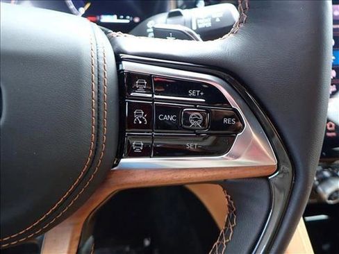 New 2025 Jeep Grand Cherokee L Summit image 17