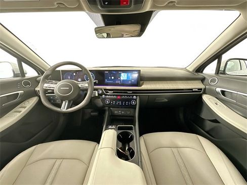 Used 2024 Hyundai Sonata Limited image 3