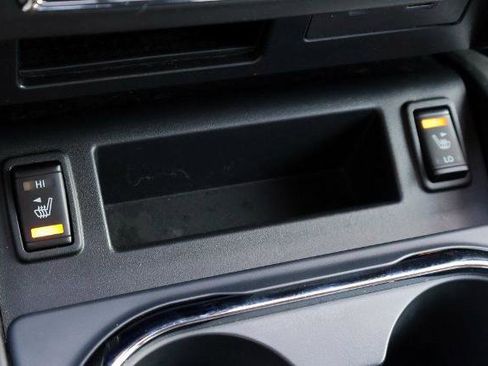 Certified 2024 Nissan Titan SV w/ SV Convenience Package image 22