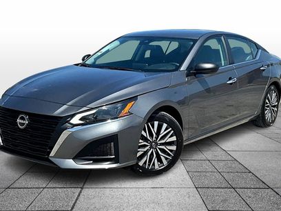 Used 2024 Nissan Altima 2.5 SV