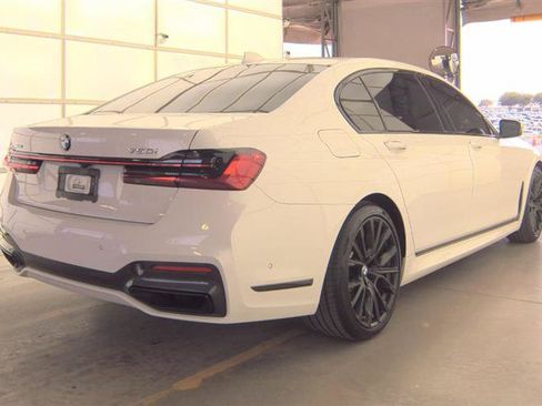 Used 2022 BMW 750i xDrive w/ Executive Package AWD/4WD image 11
