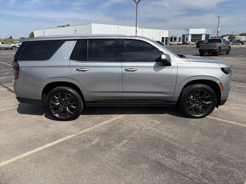 Used 2025 Chevrolet Tahoe High Country AWD/4WD image 7