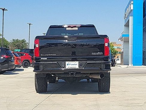 Used 2022 Chevrolet Silverado 2500 High Country w/ Technology Package AWD/4WD image 7