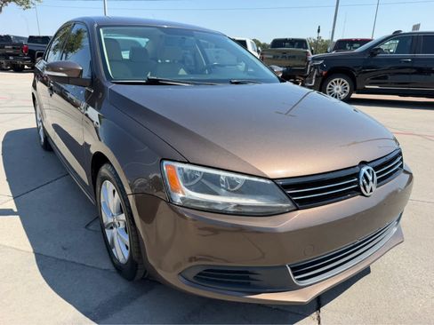 Used 2014 Volkswagen Jetta SE FWD image 7