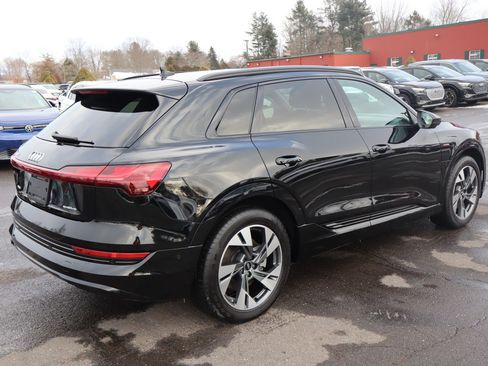 Used 2021 Audi e-tron Premium w/ Convenience Plus Package image 5