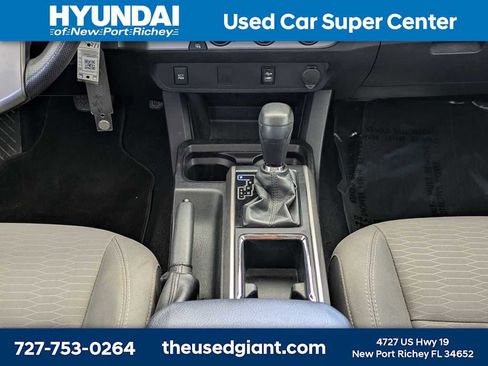 Used 2017 Toyota Tacoma SR5 w/ Tow Package RWD image 21