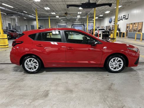 Certified 2025 Subaru Impreza 2.0i image 9