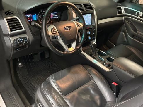 Used 2014 Ford Explorer XLT w/ Equipment Group 202A image 17