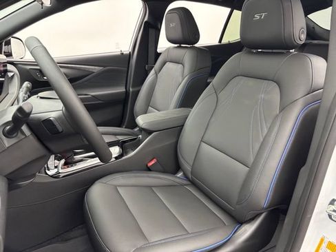New 2026 Buick Envista Sport Touring w/ Convenience I Package FWD image 18