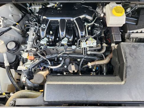 Used 2025 Nissan Pathfinder SV AWD/4WD image 32