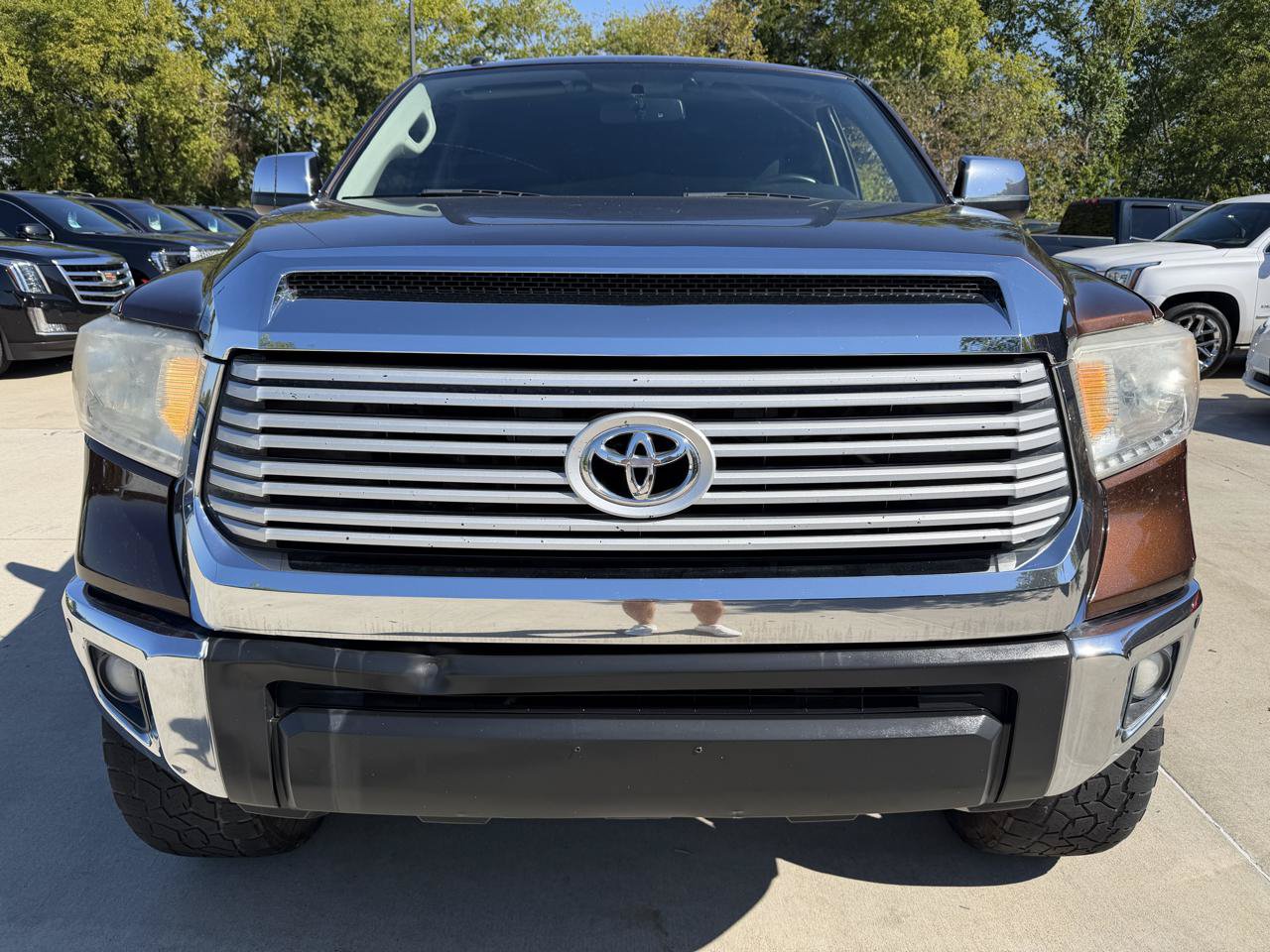 Used 2017 Toyota Tundra Limited w/ Limited Premium Package RWD image 2