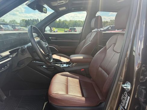 Used 2023 Kia Telluride EX AWD/4WD image 3