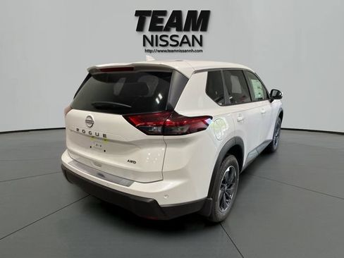 Certified 2025 Nissan Rogue SV AWD/4WD image 6
