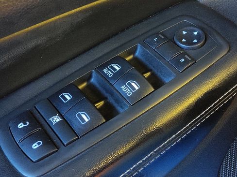 Used 2017 Jeep Grand Cherokee Limited w/ Luxury Group II AWD/4WD image 27